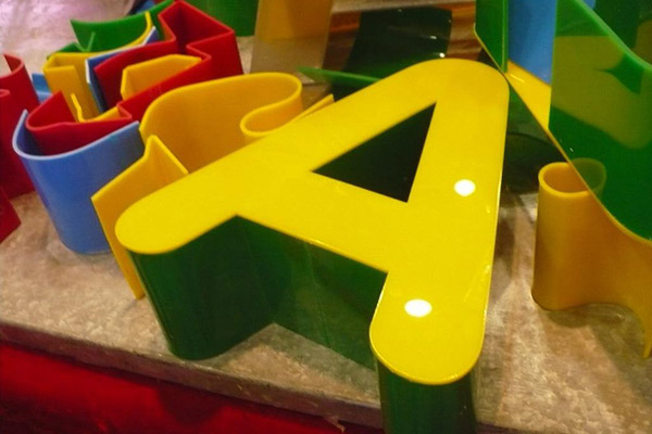 彎字機折彎效果 彎字機折彎效果