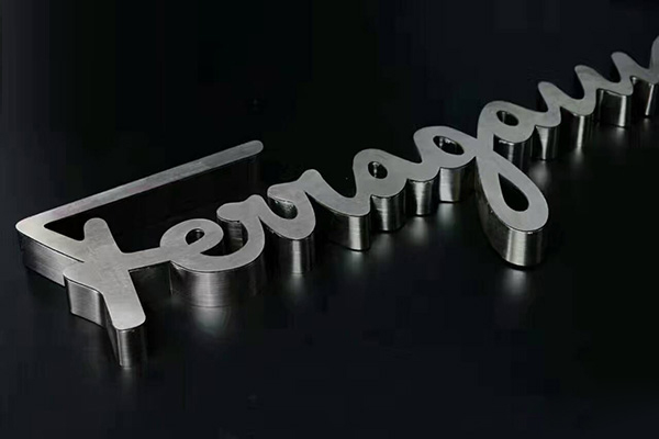 圍邊金屬字 圍邊金屬字