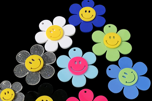 激光雕刻機(jī)加工的有機(jī)玻璃 激光雕刻機(jī)加工的有機(jī)玻璃