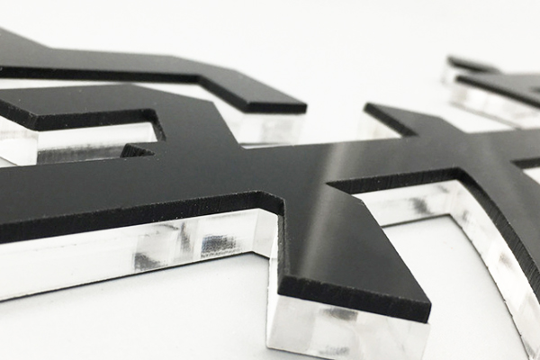 激光雕刻機(jī)加工的水晶字 激光雕刻機(jī)加工的水晶字